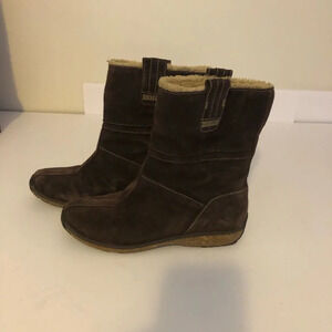 Timberland Womens Winter Boots Size 8.5 Mid Calf Brown Suede Pull on Sherling